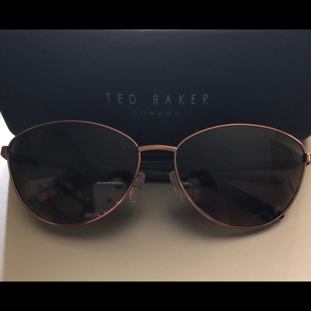💥Excellent condition Ted Baker sunglasses💥